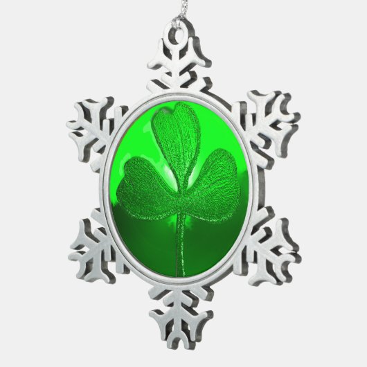 Kleeblatt-Detail aus SAINT PATRICK'S CELTIC HERART Schneeflocken Zinn-Ornament (Rechts)