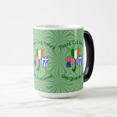 Kleeblatt für griechisch-irische Flaggen Personali Verwandlungstasse (VorderseiteRechts)