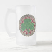 Kleeblatt, Gitter und keltische Knochen auf roter  Mattglas Bierglas (Links)