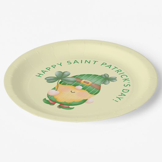 Kleeblatt Gnome Happy Saint Patrick's Day Pappteller (Schrägansicht)