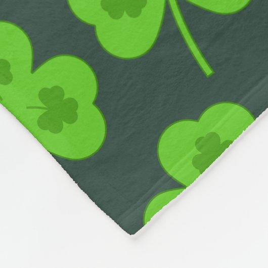 KLEEBLATT GREEN LEAF ST PATRICK'S Day Fleecedecke (Ecke)