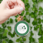 Kleeblatt-irisches Mädchen-Zitat-runder Schlüsselanhänger (Hand)