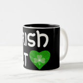 Kleeblatt "Irish at (heart)" Tasse schwarz (VorderseiteRechts)