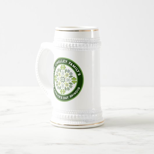 Kleeblatt Mandala St. Patrick's Day Family Party Bierglas (Vorderseite Links)