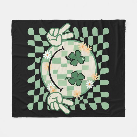 Kleeblatt Smile Face Funny St Patrick's Day Fleecedecke (Vorderseite (Horizontal))