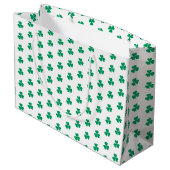 Kleeblatt St. Patrick's Day Green White Pattern Große Geschenktüte (Rückseite Schrägansicht)