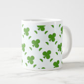 Kleeblatt St. Patrick's Day Jumbo-Tasse (Vorderseite Rechts)