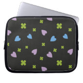 Kleeblatt- und Herzmuster Laptopschutzhülle (Vorderseite)