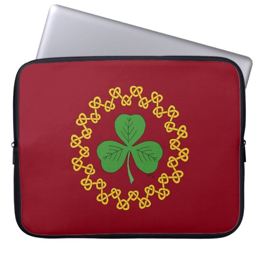 Kleeblatt und Knüpfarbeit in Rot Laptopschutzhülle (Vorderseite)