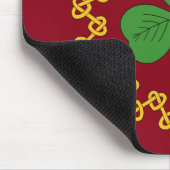 Kleeblatt und Knüpfarbeit in Rot Mousepad (Ecke)