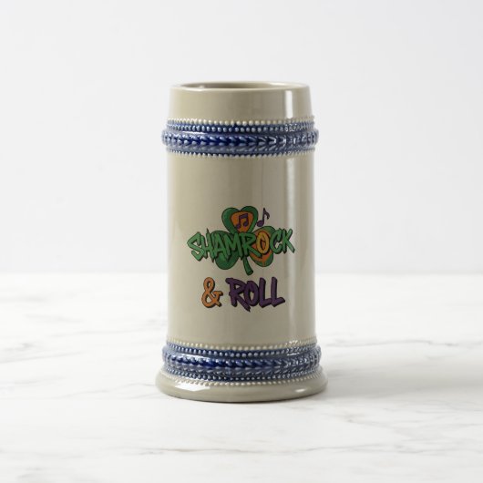 Kleeblatt und Roll St. Patrick's Day Bierglas (Mittel)