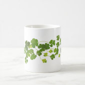 Kleeblattblumenstrauß, St Patrick Tag Kaffeetasse (Mittel)