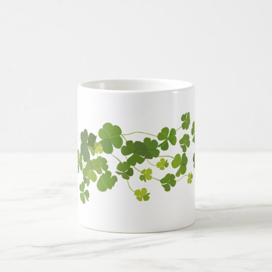 Kleeblattblumenstrauß, St Patrick Tag Kaffeetasse (Mittel)