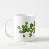 Kleeblattblumenstrauß, St Patrick Tag Kaffeetasse (Links)