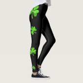 Kleeblätter auf schwarzen Leggings (Rechts)