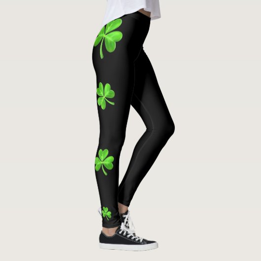 Kleeblätter auf schwarzen Leggings (Rechts)