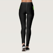Kleeblätter auf schwarzen Leggings (Rückseite)