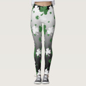 Kleeblätter, grün und weiß auf geruchtem Feld Leggings (Vorderseite)