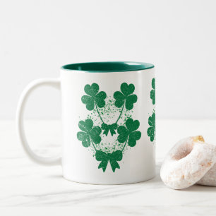Kleeblätter mit grüner Schleife Zweifarbige Tasse