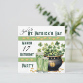 Kleeblätter und das Party "Green Beer St Patricks' Einladung (Stehend Vorderseite)