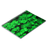 Kleeblätter und Herz St. Patrick's Day Green Notizblock (Linke Seite)