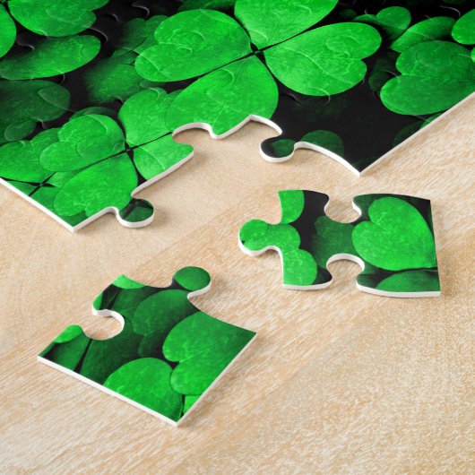 Kleeblätter und Herz St. Patrick's Day Green Puzzle (Seite)