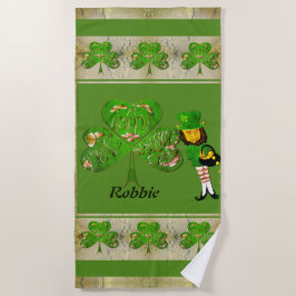 Kleeblätter und Leprechaun Strandtuch