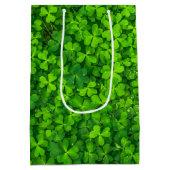 Kleeblatts Clover Verlasse St. Patrick's Day Fun Mittlere Geschenktüte (Rückseite)