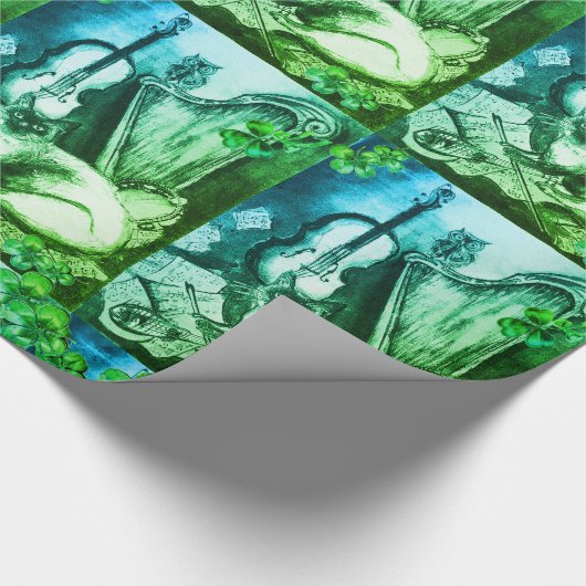 Kleeblatts und St.Patrick's Day Cat Musik machen Geschenkpapier (Ecke)