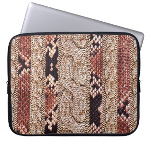 Kleiderstruktur, geometrisches Schlangenmuster. Laptopschutzhülle