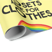 Kleidung für den Gay Pride Geschenkpapier (Rolleneckpunkt)