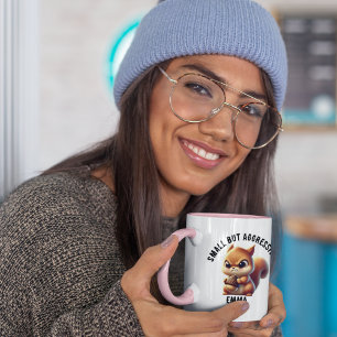 Klein aber aggressiv, süß und wütend Eichhörnchen, Tasse