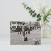 Kleine Ablenkung Postkarte (Stehend Vorderseite)