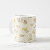 Kleine Birdies und Federn auf beige - Muster. Kaffeetasse (Vorderseite Links)