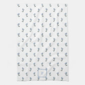 Kleine Blumen-Wasserfarbe Blaue Blumen-Monogramm Geschirrtuch (Vertikal)