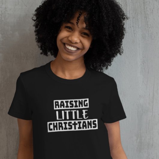 Kleine Christen und T - Shirt der Frauen