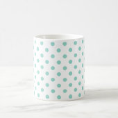 Kleine coole Aqua-Polka-Punkte auf Weiß Kaffeetasse (Mittel)