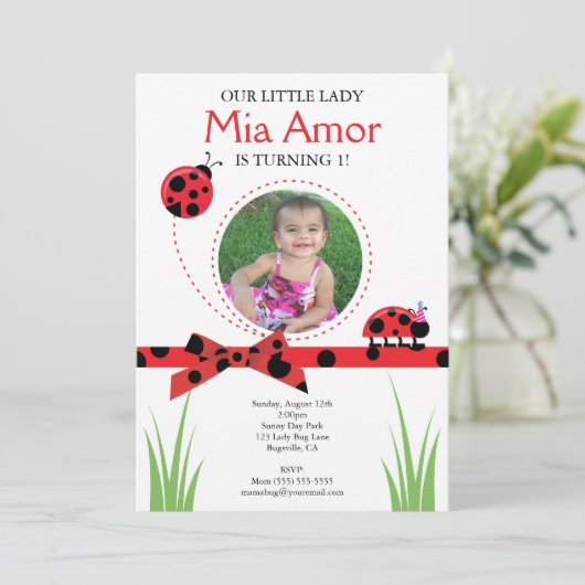 Kleine Dame Bug Birthday Invitation Einladung (Stehend Vorderseite)