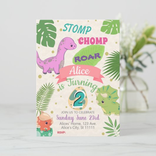 KLEINE DINOSAURS MÄDCHLICHE 2. GEBURTSTAGEINLADUNG EINLADUNG (Stehend Vorderseite)