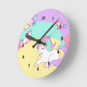 Kleine Einhörner in den Pastellfarben Runde Wanduhr (Winkel)