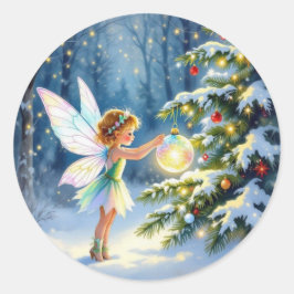 Kleine Fee schmückt Weihnachtsbäume Runder Aufkleber