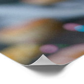 Kleine Ferkelmilch auf einem Geburtstagskuchen Poster (Ecke)