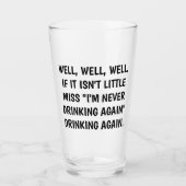 Kleine Frau trinkt wieder Bier Glass Glas (Vorderseite)