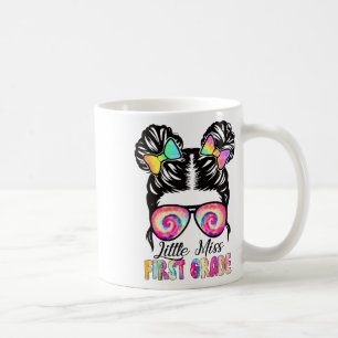 Kleine Fräulein-Schülerinnen der ersten Klasse Zur Kaffeetasse