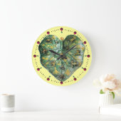 KLEINE FROGEN AUF EINER GRÜNEN, ROTEN RUBY, gelb Große Wanduhr (Zuhause)