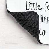 Kleine Füße große Impressum-Rosa- Mousepad (Ecke)