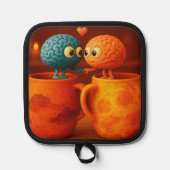 Kleine Gehirne in Liebe Stehend auf Tasse auf dem Topflappen (Vorderseite)