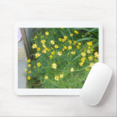 Kleine gelbe Blumen mit dem Grün Mousepad (Mit Mouse)