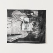 Kleine Girl Drink Kaffee Wandteppich (Vorderseite (Horizontal))