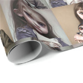 Kleine Girl mit Big Eyes und Creepy Doll Geschenkpapier (Rolleneckpunkt)